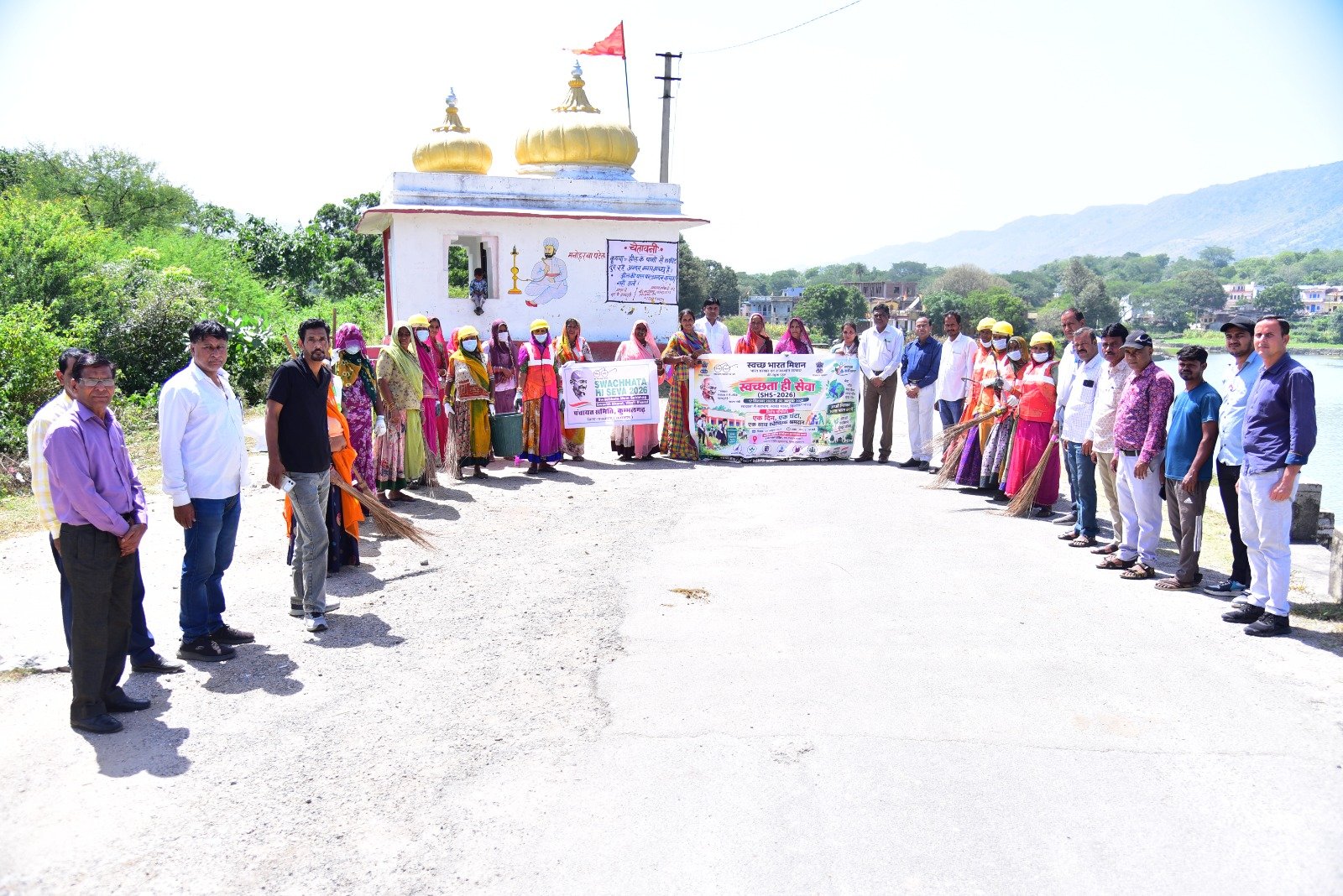 हमेरपाल तालाब पर स्वच्छता ही सेवा अभियान के तहत श्रमदान
